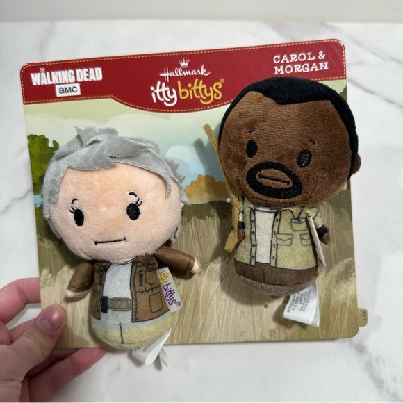 Hallmark Itty Bittys Walking Dead Carol & Morgan Plush Set NWT One Size Zombie - Picture 11 of 12
